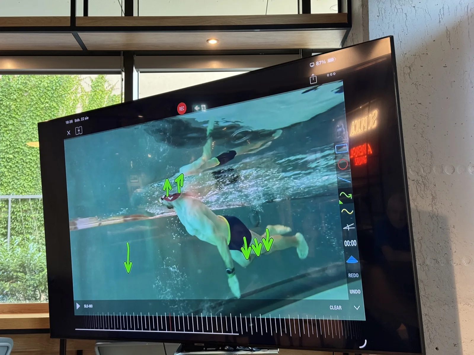 Video analysis of front crawl technique during a lesson